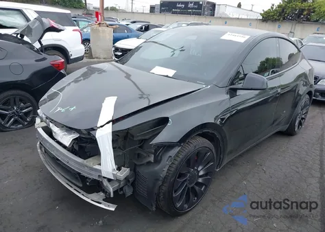 2022 Tesla Model Y Performance Dual Motor All-Wheel Drive z USA, uszkodzony, nr VIN 7SAYGDEF9NF522883